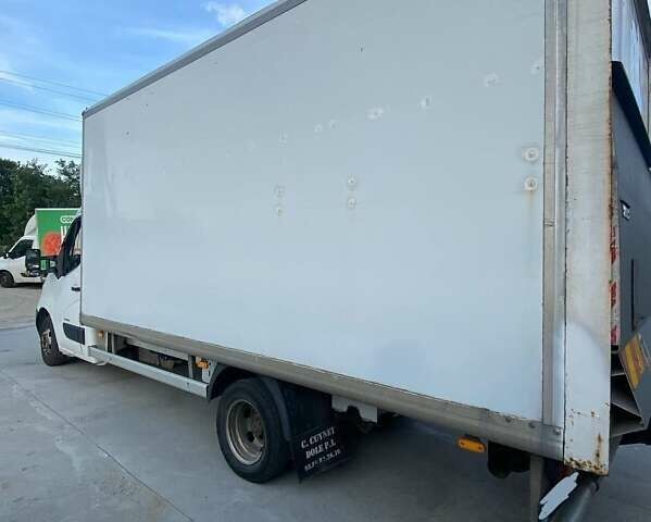 Белый Рено Мастер, объемом двигателя 2.3 л и пробегом 450 тыс. км за 12000 $, фото 2 на Automoto.ua