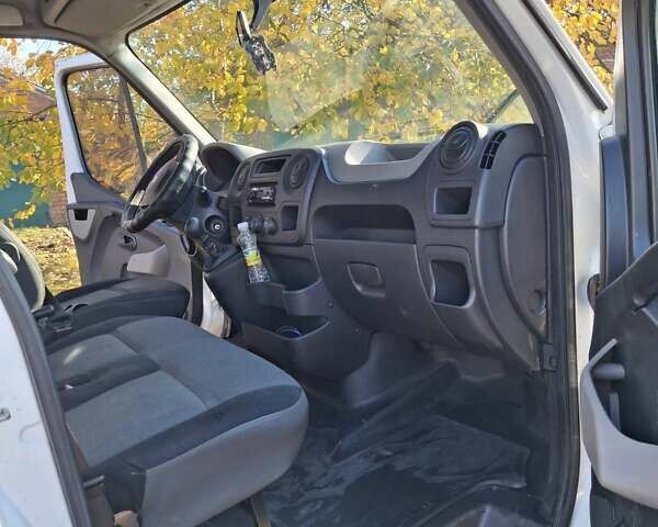 Білий Рено Мастєр, об'ємом двигуна 2.3 л та пробігом 550 тис. км за 10800 $, фото 1 на Automoto.ua