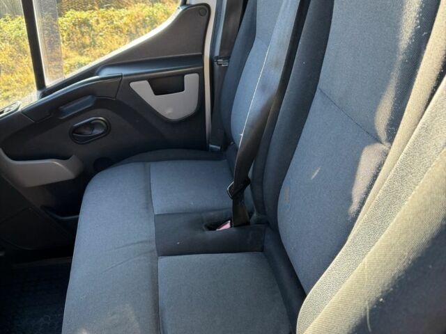 Белый Рено Мастер, объемом двигателя 2.3 л и пробегом 519 тыс. км за 10712 $, фото 10 на Automoto.ua