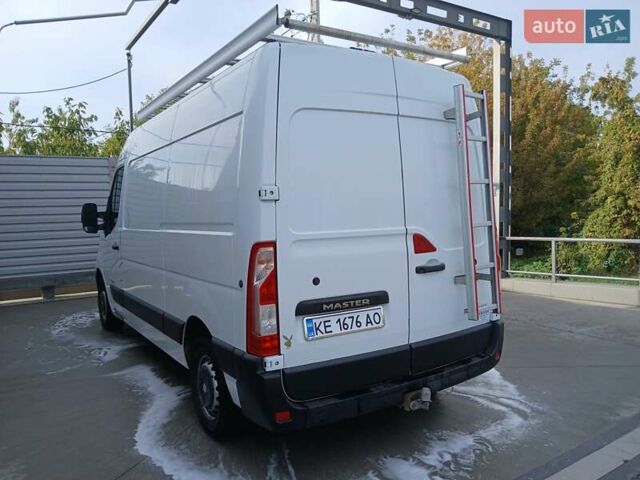 Белый Рено Мастер, объемом двигателя 2.3 л и пробегом 330 тыс. км за 12500 $, фото 2 на Automoto.ua