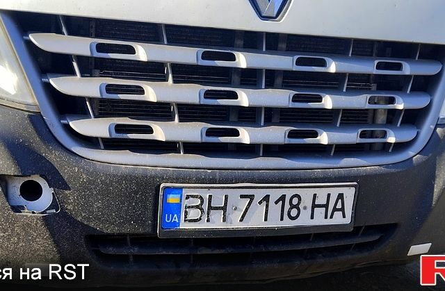 Белый Рено Мастер, объемом двигателя 2.3 л и пробегом 295 тыс. км за 9500 $, фото 4 на Automoto.ua
