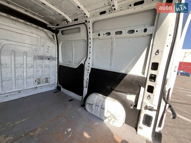 Белый Рено Мастер, объемом двигателя 2.3 л и пробегом 355 тыс. км за 10500 $, фото 12 на Automoto.ua