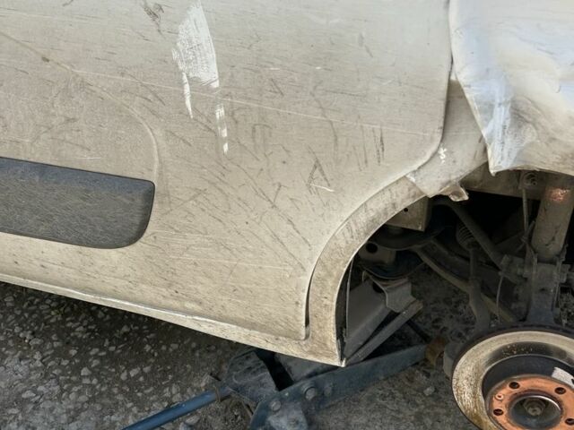 Белый Рено Мастер, объемом двигателя 2.3 л и пробегом 367 тыс. км за 6100 $, фото 2 на Automoto.ua