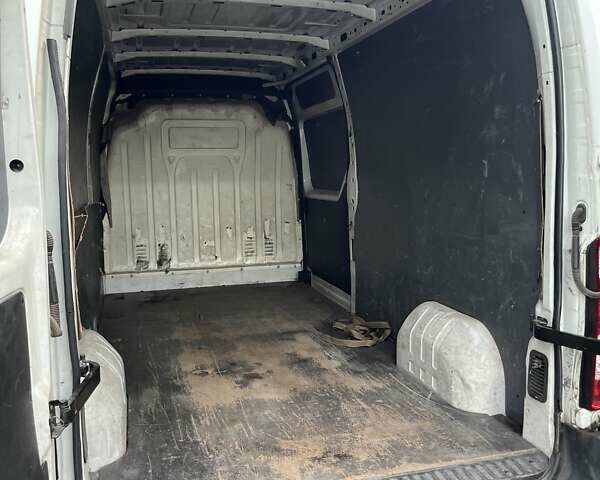Белый Рено Мастер, объемом двигателя 2.3 л и пробегом 350 тыс. км за 11800 $, фото 28 на Automoto.ua