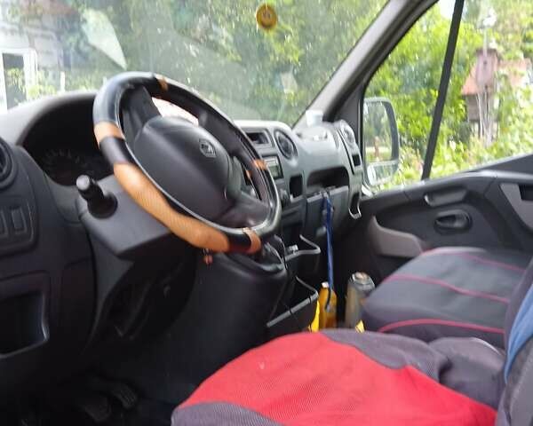 Белый Рено Мастер, объемом двигателя 2.3 л и пробегом 278 тыс. км за 11000 $, фото 1 на Automoto.ua