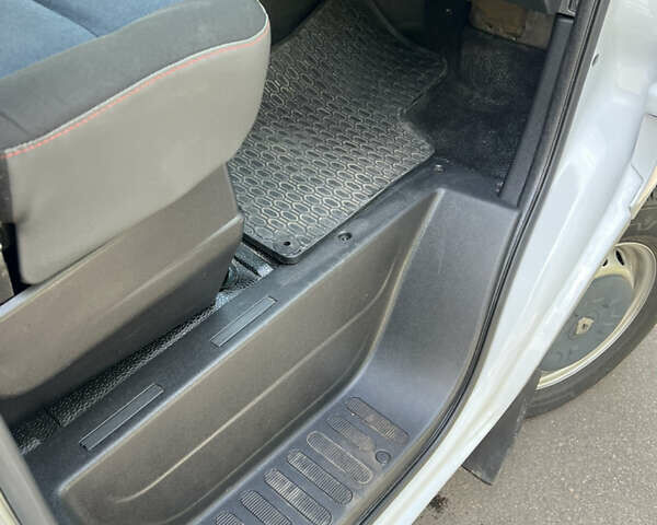 Білий Рено Мастєр, об'ємом двигуна 2.3 л та пробігом 280 тис. км за 12500 $, фото 35 на Automoto.ua