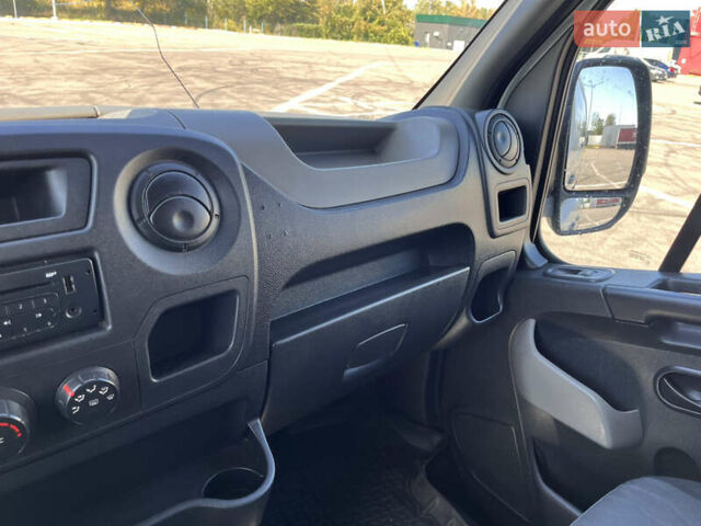 Белый Рено Мастер, объемом двигателя 2.3 л и пробегом 355 тыс. км за 10500 $, фото 18 на Automoto.ua