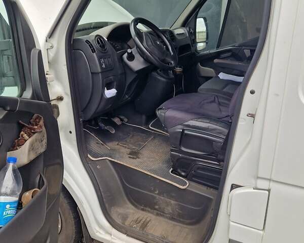 Белый Рено Мастер, объемом двигателя 2.3 л и пробегом 528 тыс. км за 11700 $, фото 9 на Automoto.ua