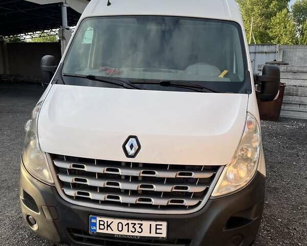 Белый Рено Мастер, объемом двигателя 2.3 л и пробегом 350 тыс. км за 11800 $, фото 2 на Automoto.ua