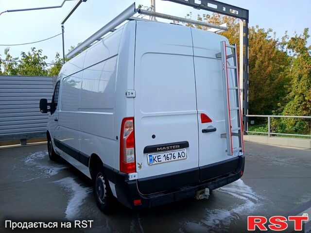 Белый Рено Мастер, объемом двигателя 2.3 л и пробегом 330 тыс. км за 12300 $, фото 3 на Automoto.ua