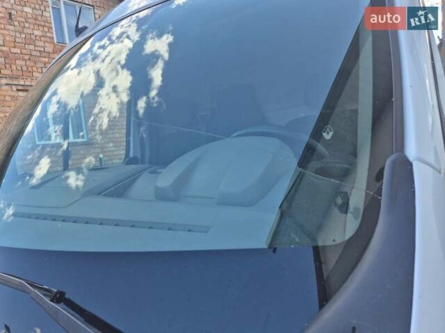 Білий Рено Мастєр, об'ємом двигуна 2.3 л та пробігом 301 тис. км за 11500 $, фото 1 на Automoto.ua
