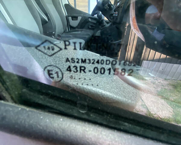 Білий Рено Мастєр, об'ємом двигуна 2.3 л та пробігом 214 тис. км за 16800 $, фото 34 на Automoto.ua