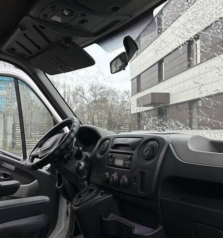 Білий Рено Мастєр, об'ємом двигуна 2.3 л та пробігом 313 тис. км за 13100 $, фото 6 на Automoto.ua