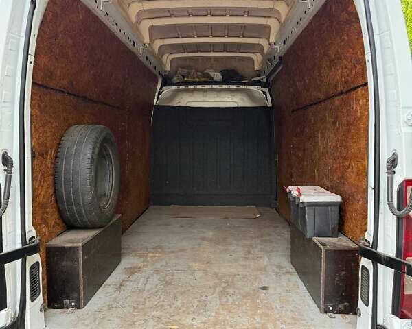Белый Рено Мастер, объемом двигателя 2.3 л и пробегом 431 тыс. км за 11650 $, фото 9 на Automoto.ua