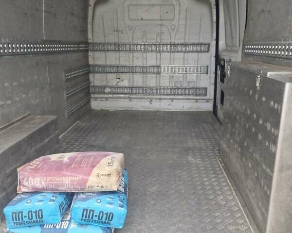 Белый Рено Мастер, объемом двигателя 2.5 л и пробегом 286 тыс. км за 11500 $, фото 4 на Automoto.ua