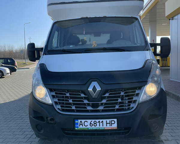 Белый Рено Мастер, объемом двигателя 2.3 л и пробегом 350 тыс. км за 12500 $, фото 1 на Automoto.ua