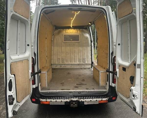 Белый Рено Мастер, объемом двигателя 2.3 л и пробегом 292 тыс. км за 12400 $, фото 16 на Automoto.ua