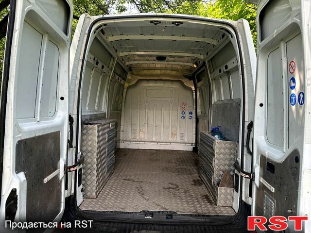 Белый Рено Мастер, объемом двигателя 2.3 л и пробегом 276 тыс. км за 14000 $, фото 9 на Automoto.ua