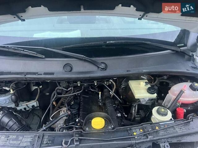 Білий Рено Мастєр, об'ємом двигуна 2.3 л та пробігом 230 тис. км за 13700 $, фото 7 на Automoto.ua