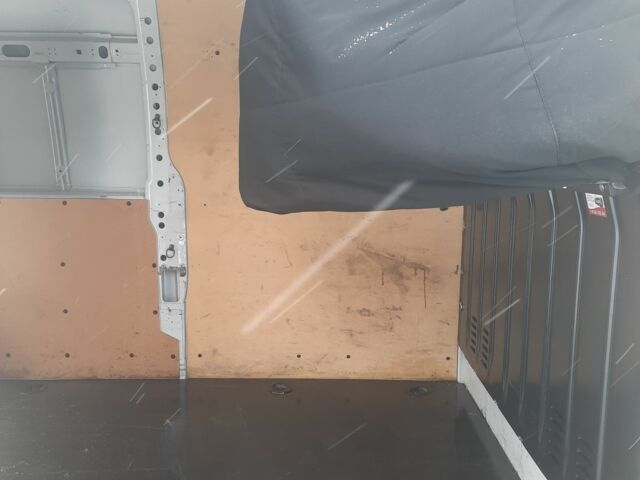 Белый Рено Мастер, объемом двигателя 2.3 л и пробегом 630 тыс. км за 12000 $, фото 12 на Automoto.ua