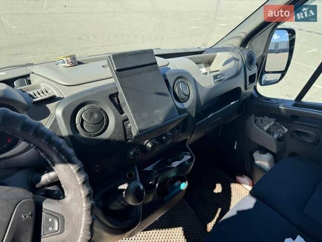 Белый Рено Мастер, объемом двигателя 2.3 л и пробегом 393 тыс. км за 10200 $, фото 7 на Automoto.ua