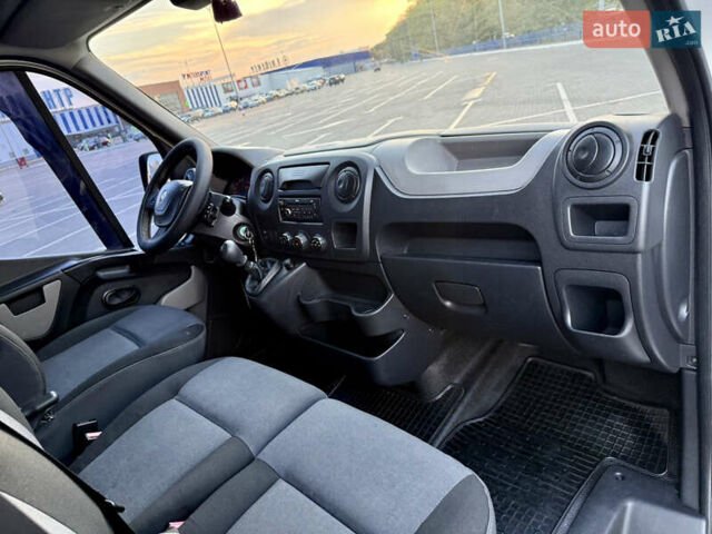 Белый Рено Мастер, объемом двигателя 2.3 л и пробегом 350 тыс. км за 11300 $, фото 18 на Automoto.ua