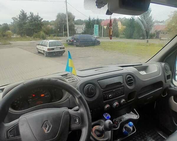Белый Рено Мастер, объемом двигателя 2.3 л и пробегом 544 тыс. км за 12000 $, фото 5 на Automoto.ua