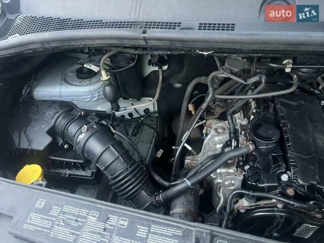 Білий Рено Мастєр, об'ємом двигуна 2.3 л та пробігом 230 тис. км за 13700 $, фото 9 на Automoto.ua