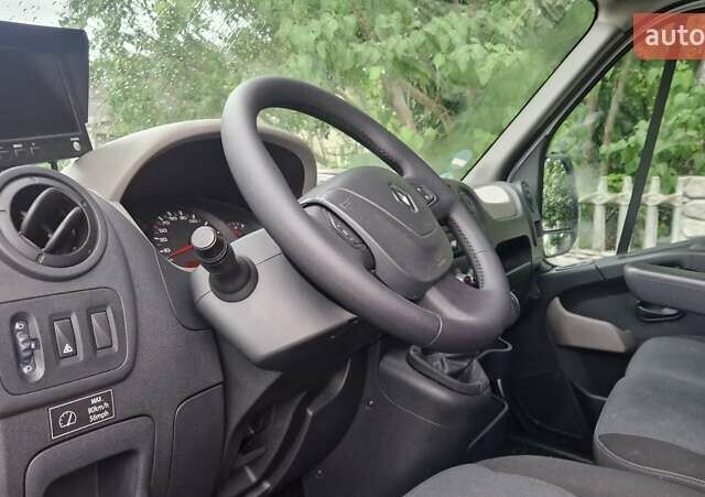 Белый Рено Мастер, объемом двигателя 0 л и пробегом 290 тыс. км за 17900 $, фото 6 на Automoto.ua