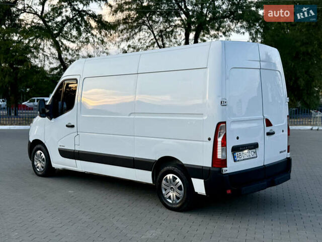 Белый Рено Мастер, объемом двигателя 2.3 л и пробегом 350 тыс. км за 11300 $, фото 3 на Automoto.ua