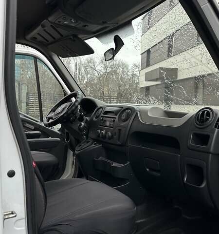 Білий Рено Мастєр, об'ємом двигуна 2.3 л та пробігом 313 тис. км за 13100 $, фото 9 на Automoto.ua