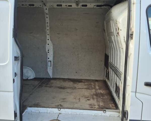 Білий Рено Мастєр, об'ємом двигуна 2.3 л та пробігом 301 тис. км за 11500 $, фото 5 на Automoto.ua