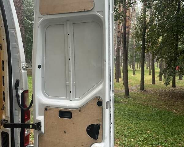 Белый Рено Мастер, объемом двигателя 2.3 л и пробегом 292 тыс. км за 12400 $, фото 18 на Automoto.ua
