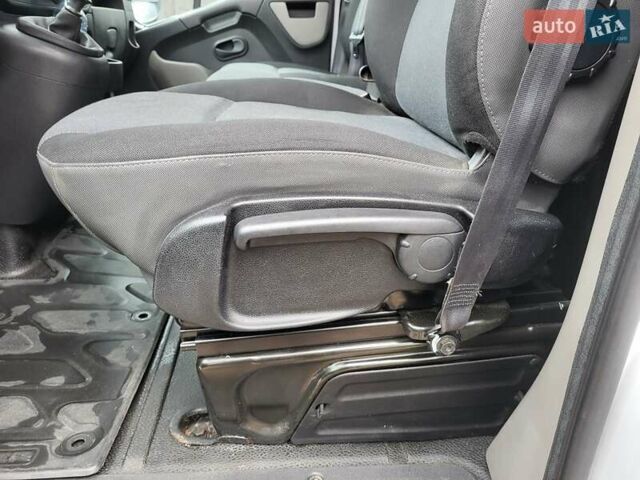 Білий Рено Мастєр, об'ємом двигуна 2.3 л та пробігом 173 тис. км за 13850 $, фото 18 на Automoto.ua