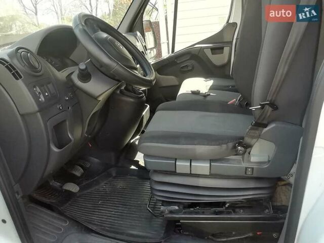 Белый Рено Мастер, объемом двигателя 2.3 л и пробегом 207 тыс. км за 14880 $, фото 7 на Automoto.ua