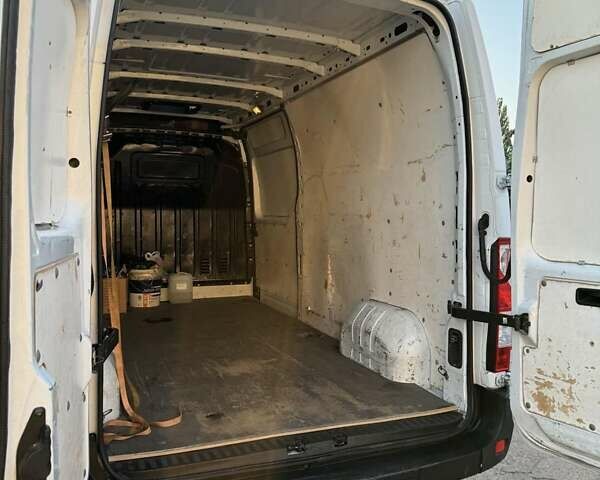 Белый Рено Мастер, объемом двигателя 2.3 л и пробегом 380 тыс. км за 13900 $, фото 4 на Automoto.ua