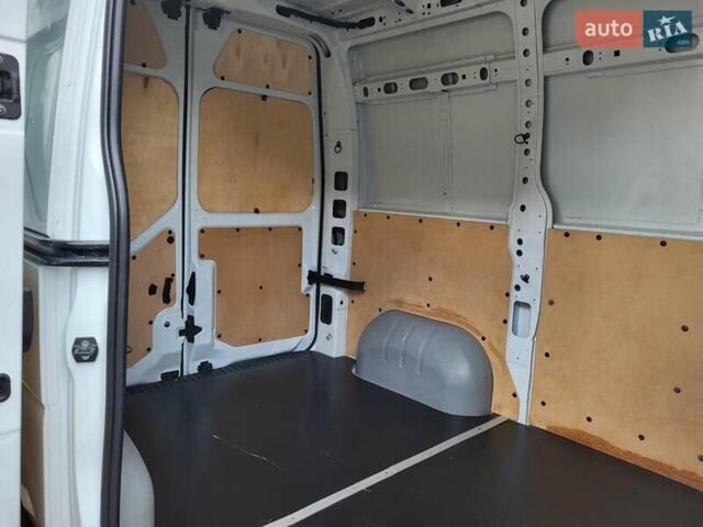Белый Рено Мастер, объемом двигателя 2.3 л и пробегом 173 тыс. км за 13000 $, фото 15 на Automoto.ua