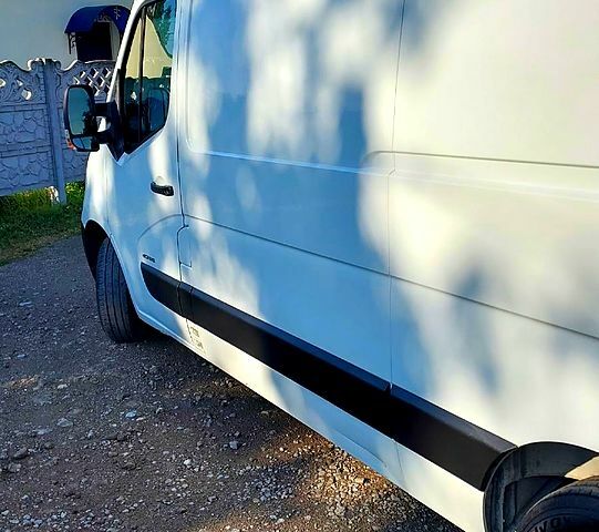 Белый Рено Мастер, объемом двигателя 2.3 л и пробегом 256 тыс. км за 13300 $, фото 3 на Automoto.ua