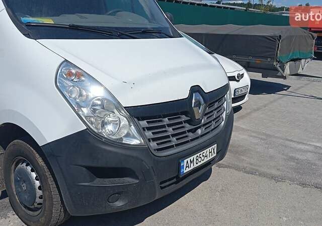 Белый Рено Мастер, объемом двигателя 2.3 л и пробегом 320 тыс. км за 13500 $, фото 1 на Automoto.ua