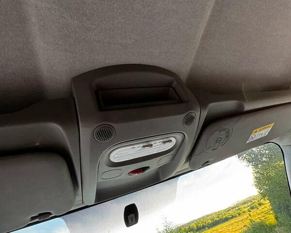 Білий Рено Мастєр, об'ємом двигуна 2.3 л та пробігом 240 тис. км за 16700 $, фото 39 на Automoto.ua