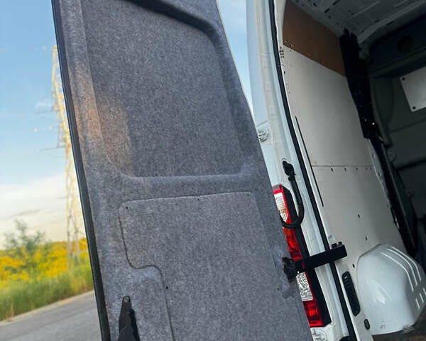 Білий Рено Мастєр, об'ємом двигуна 2.3 л та пробігом 240 тис. км за 16700 $, фото 64 на Automoto.ua