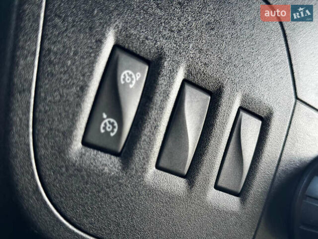 Білий Рено Мастєр, об'ємом двигуна 2.3 л та пробігом 240 тис. км за 16700 $, фото 36 на Automoto.ua