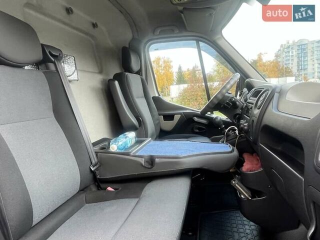 Білий Рено Мастєр, об'ємом двигуна 2.3 л та пробігом 386 тис. км за 15000 $, фото 11 на Automoto.ua