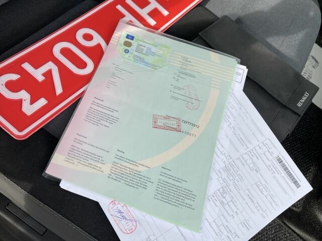 Рено Мастер 2015 в Радивилове на Automoto.ua Белый Рено Мастер, объемом двигателя 2.3 л и пробегом 280 тыс. км за 14500 $, фото 21 на Automoto.ua