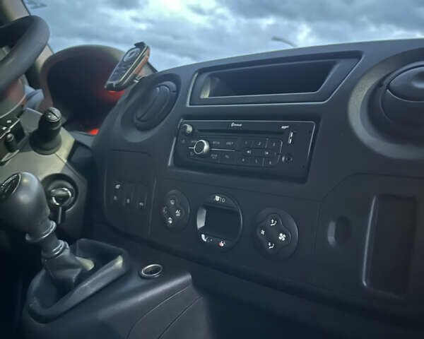 Рено Мастер 2015 в Ковель на Automoto.ua Белый Рено Мастер, объемом двигателя 2.3 л и пробегом 248 тыс. км за 22999 $, фото 18 на Automoto.ua