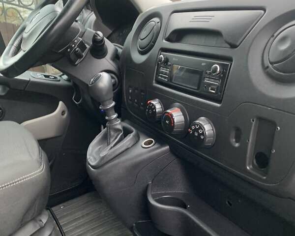 Рено Мастер 2015 в Корце на Automoto.ua Белый Рено Мастер, объемом двигателя 2.3 л и пробегом 370 тыс. км за 16500 $, фото 10 на Automoto.ua