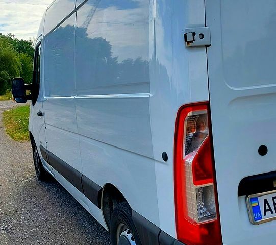 Белый Рено Мастер, объемом двигателя 2.3 л и пробегом 256 тыс. км за 13300 $, фото 5 на Automoto.ua