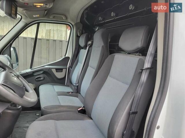 Белый Рено Мастер, объемом двигателя 2.3 л и пробегом 173 тыс. км за 13000 $, фото 11 на Automoto.ua