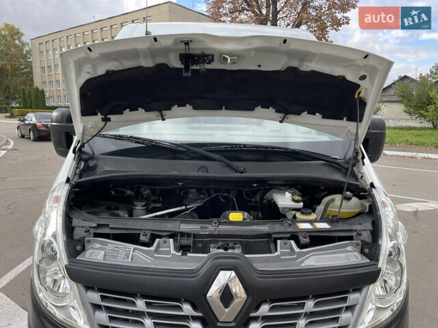 Рено Мастєр 2015 у Радивилове на Automoto.ua Білий Рено Мастєр, об'ємом двигуна 2.3 л та пробігом 280 тис. км за 14500 $, фото 52 на Automoto.ua
