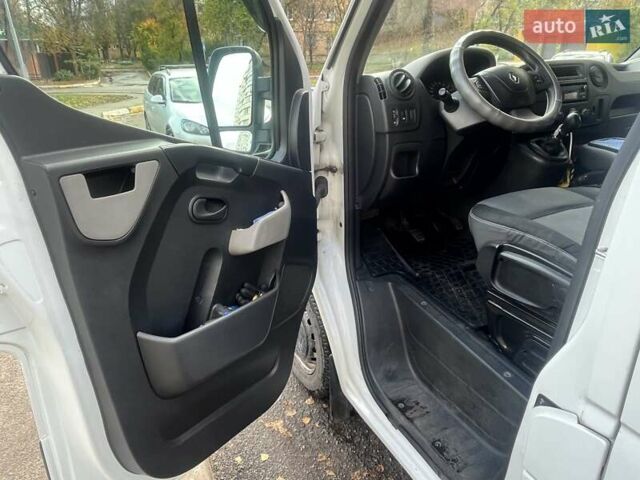 Білий Рено Мастєр, об'ємом двигуна 2.3 л та пробігом 386 тис. км за 15000 $, фото 8 на Automoto.ua